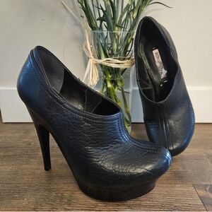 BCBGMaxAzria boots 8.5 black leather heeled platform pumps shootie 5.5" Heels